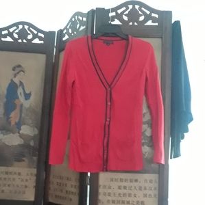 Tommy Hilfigers women's V neck Cardigan. Size small. 100% cotton. Long sleeve.